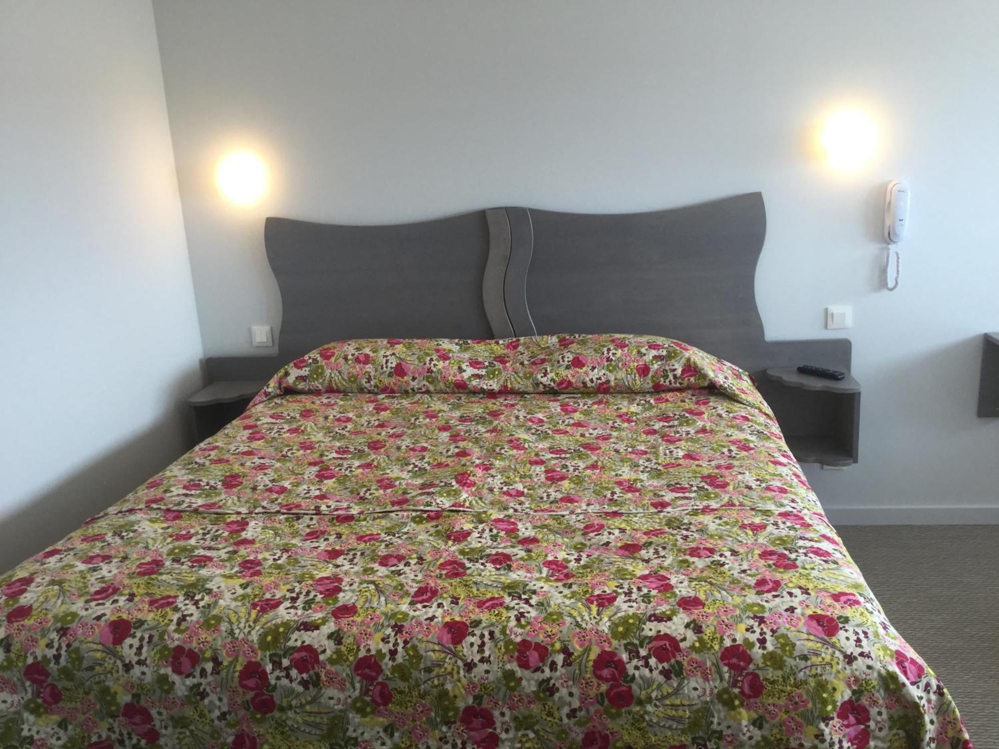 Hotel De La Plage Gruissan Room photo