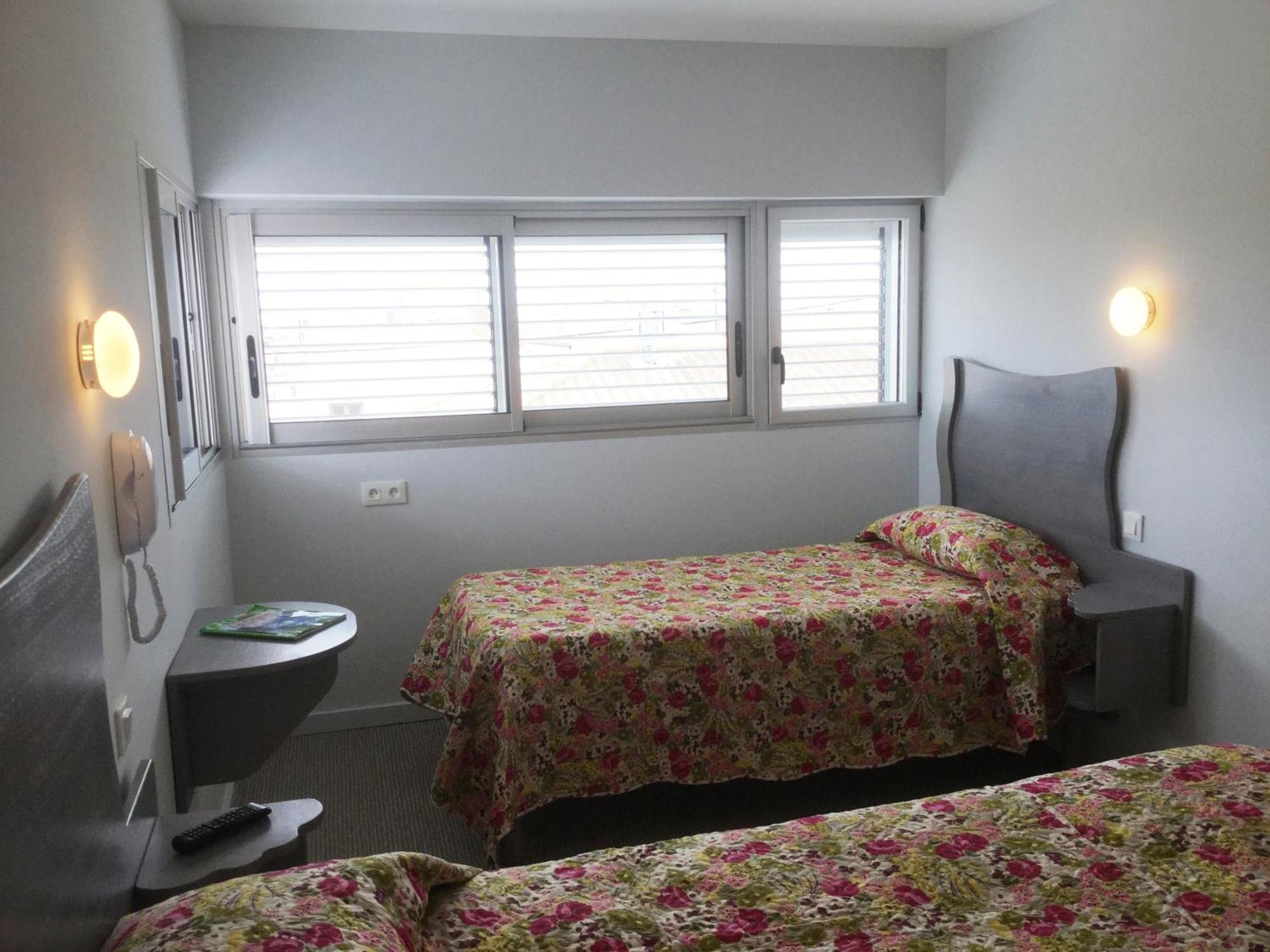 Hotel De La Plage Gruissan Room photo